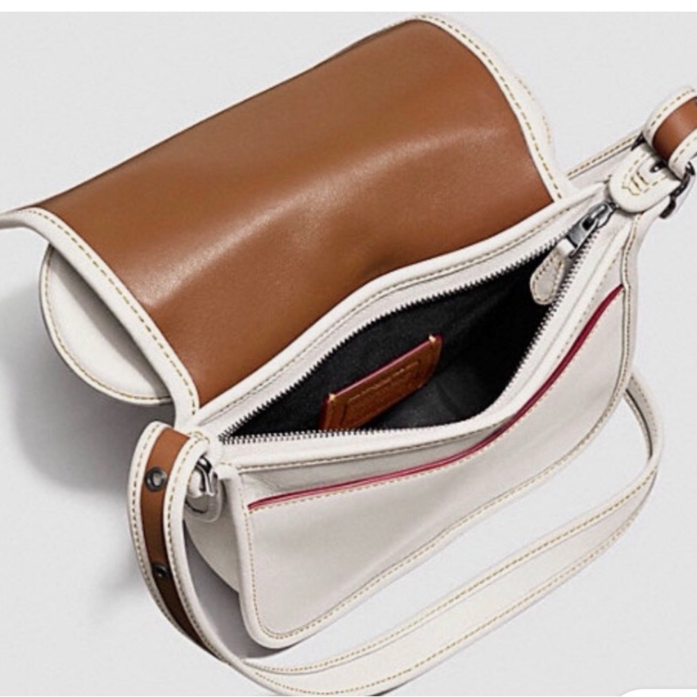 Rare Disney X Coach F59369 Patricia Saddle Glove Calf Leather With Mickey Ears - Picture 3 of 5